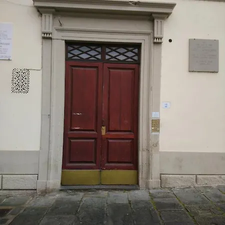 Lungarno Attic With Private Terrace And Lift Apartment *