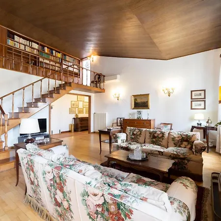 Lungarno Attic With Private Terrace And Lift Apartment